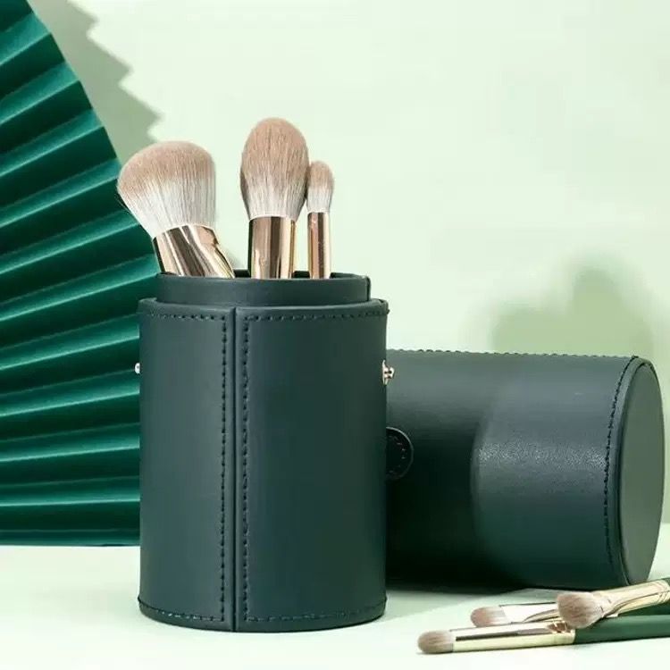 Elegant Makeup Brush Collection Featuring Soft Wool Fibers & Sleek Metallic Design - 4 of 8