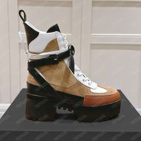 Chestnut High-heel
